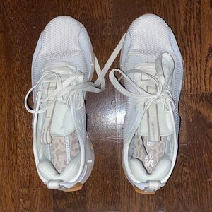 Reebok size 8 1/2 they are white comfort footbed